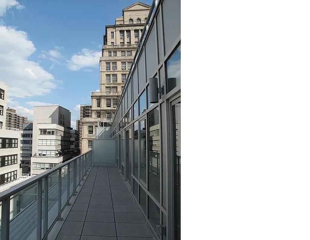 111 fulton st #ph202