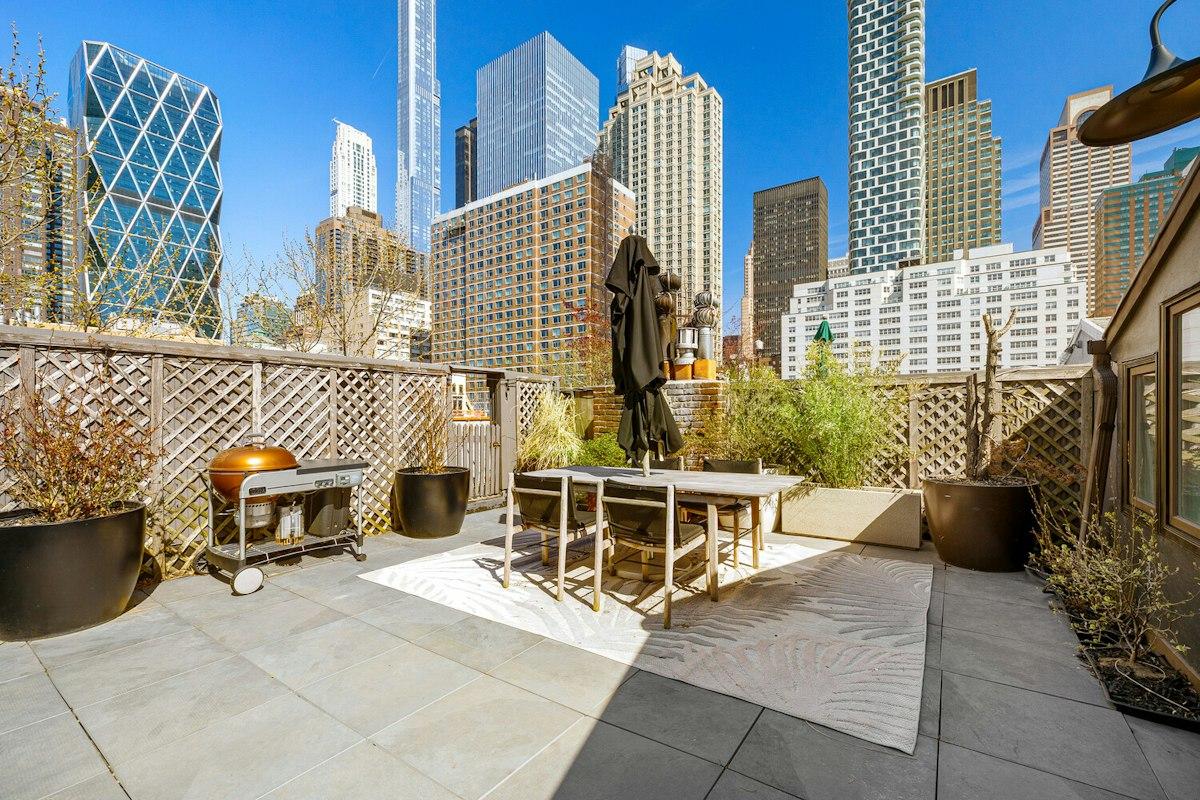 325 west 52 #phd